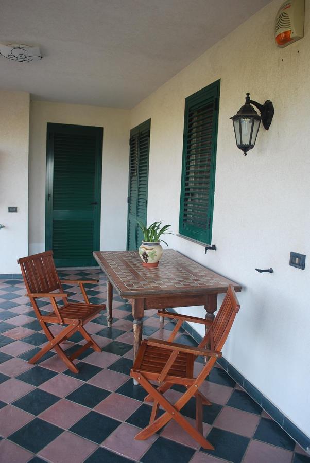 La Maison Di Elenoire Augusta Bagian luar foto