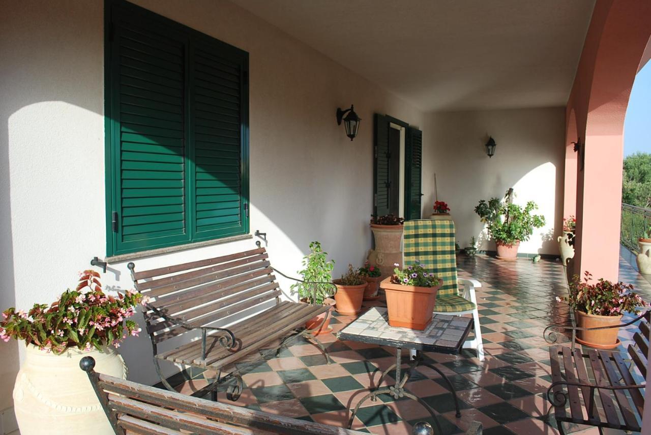 La Maison Di Elenoire Augusta Bagian luar foto