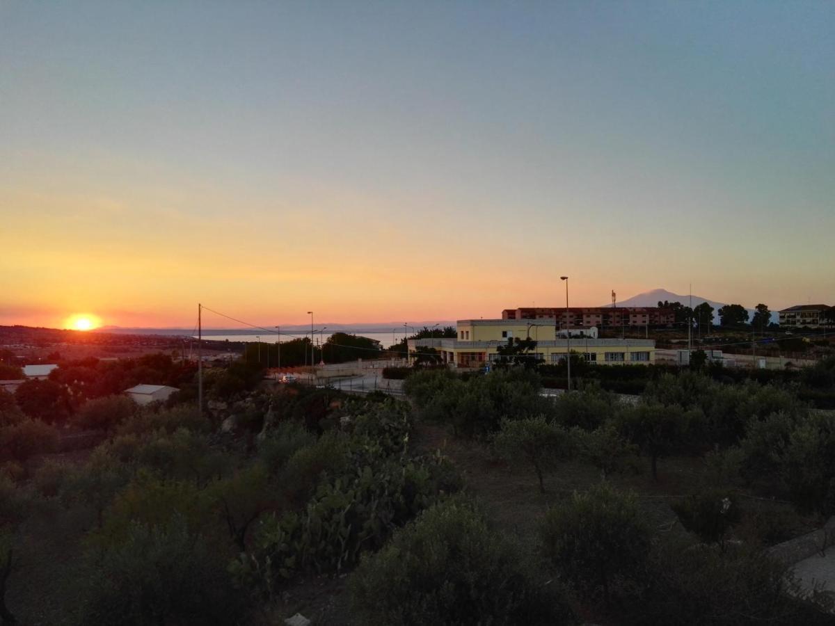 La Maison Di Elenoire Augusta Bagian luar foto