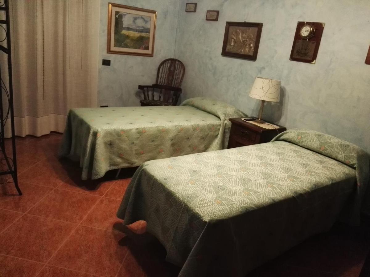 La Maison Di Elenoire Augusta Bagian luar foto